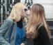 Elle Macpherson et Claudia Schiffer sonnent l'heure de la réconciliation à Londres, le 10 février 2011.