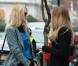 Elle Macpherson et Claudia Schiffer sonnent l'heure de la réconciliation à Londres, le 10 février 2011.