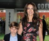 Elizabeth Hurley et son fils Damian, Londres, le 30 janvier 2011 