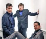 Angus T. Jones, Charlie Sheen et  Jon Cryer, stars de la série Mon oncle Charlie.