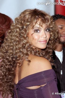 Beyoncé version Mariah Carey à ses débuts avec sa belle cascade de boucles dorées