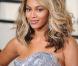 Une coupe parfaite pour Beyoncé, qui cultive le carré wavy et les mèches blondes pour un effet "waouh" assuré. 
