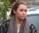 Miley Cyrus : Visage gonflé et jambes boudinées... que lui arrive-t-il ?