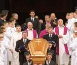 Obsèques de Charles Trenet, Paris, le 23 février 2001