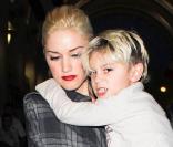 Gwen Stefani et son fils Kingston, à l'aéroport de Los Angeles, le samedi 19 février 2011.