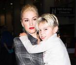 Gwen Stefani et son fils Kingston, à l'aéroport de Los Angeles, le samedi 19 février 2011.