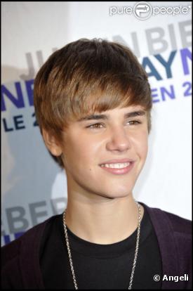 Justin Bieber, lors de l'avant-première de son film  Never say never  au Grand Rex, à Paris, jeudi 17 février.