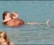Satya Oblet et sa chérie à la plage à St Barth, le 10 février 2011