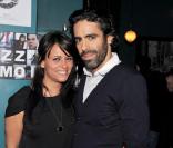 Koxie et Nicolas Medad lors de la soirée organisée afin de célébrer le succès de la websérie Buzz moi ainsi que la sortie du single de Koxie Le Prince Charmant et enfin son anniversaire le 26 février 2011 au Café Baci à Paris