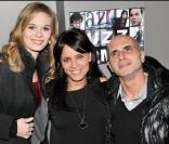 Koxie, Alice Raucoules et Jimmy Levy lors de la soirée organisée afin de célébrer le succès de la websérie Buzz moi ainsi que la sortie du single de Koxie Le Prince Charmant et enfin son anniversaire le 26 février 2011 au Café Baci à Paris
