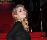 Béatrice Martin (Coeur de Pirate), sur le tapis rouge de la seconde cérémonie 2011 des Victoires de la Musique, mardi 1er mars à Paris.