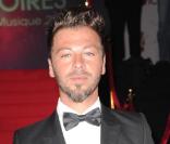 Christophe Maé, sur le tapis rouge de la seconde cérémonie 2011 des Victoires de la Musique, mardi 1er mars à Paris.