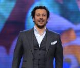 L'acteur italien Stefano Accorsi se produit dans l'émission Zelig, à Milan, sur Canal 5, mardi 1er mars.