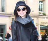 Miranda Kerr rentre à son hôtel après avoir défilé pour Balenciaga lors de la Fashion Week à Paris le 3 mars 2011
