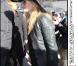 Kate Moss le 6 mars à Paris en route pour une séance photos.