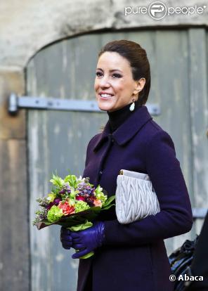 La princesse Marie de Danemark, à l'occasion d'un événement organisé au château de Kronborg par l'Unesco, a lu un conte d'Andersen à des écoliers...