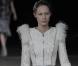 Défilé Alexander McQueen présenté à Paris le 8 mars 2011