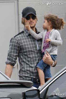 Gabriel Aubry et sa fille Nahla vont au restaurant à Los Angeles le 17 mars 2011  