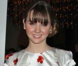 Liana Liberato lors de l'avant-première de  Trust , au DGA Theatre, à Los Angeles, le 21 mars 2011.