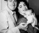 Elizabeth Taylor, son deuxième mari, Michael Wilding, et leur premier fils en 1953