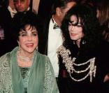 Elizabeth Taylor et Michael Jackson en février 1997 
