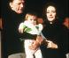 Elizabeth Taylor, Richard Burton et leur petite-fille Naomi Wilding en 1972