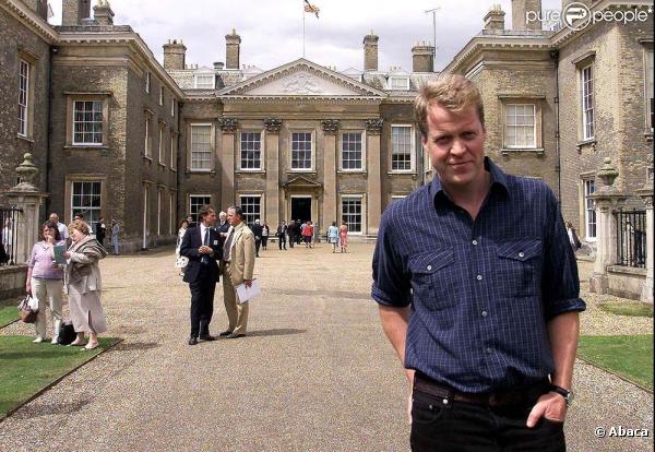 Charles Spencer (photo : en 2003, devant le domaine d'Althorp) a imaginé un circuit spécial mariage royal très lucratif...