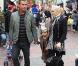 Gwen Stefani, son mari Gavin Rossdale et leurs fils Kingston et Zuma, en virée à Los Angeles le 26 mars 2011