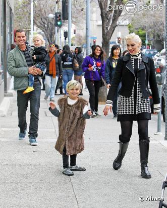 Gwen Stefani, son mari Gavin Rossdale et leurs fils Kingston et Zuma, en virée à Los Angeles le 26 mars 2011