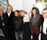  Les membres du groupe Hole P. David Ebersole, Eric Erlandson, Patty Schemel, Courtney Love et Melissa auf der Maur à la projection de Hit so Hard au Musée d'art moderne à New York le 28 mars 2011 