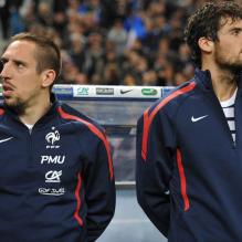 Le 29 mars 2011, à l'occasion de la réception de la Croatie en amical au Stade de France, l'équipe de France étrennait son maillot "extérieur", la fameuse marinière. Ribéry/Gourcuff : alors, copains ?<br />