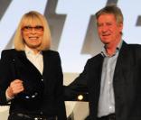 Mireille Darc et Régis Wargnier lors du 3e Festival du Film Policier de Beaune, le 1er avril 2011.