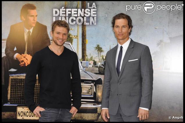 Ryan Phillippe et Matthew McConaughey à l'occasion de la promotion française de  La défense Lincoln , dans l'enceinte de l'hôtel Shangri-La, à Paris, le 4 avril 2011.