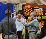 Woody Allen, Carla Bruni-Sarkozy et Owen Wilson sur le tournage de  Minuit à Paris , le 27 juillet 2010.