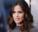 Jennifer Garner juste divine, aux côtés de Russell Brand et David Schwimmer...