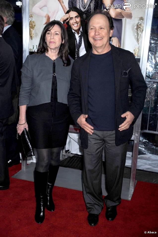 Billy Crystal et sa femme Janice à l'occasion de l'avant-première d' Arthur, un amour de milliardaire , au Ziegfeld Theatre de New York, le 5 avril 2011.