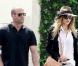 L'action-star Jason Statham et sa fiancée, la divine Rosie Huntington-Whiteley, se promènent dans les rues de Los Angeles, le 6 avril 2011.