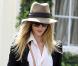L'action-star Jason Statham et sa fiancée, la divine Rosie Huntington-Whiteley, se promènent dans les rues de Los Angeles, le 6 avril 2011.