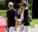L'action-star Jason Statham et sa fiancée, la divine Rosie Huntington-Whiteley, se promènent dans les rues de Los Angeles, le 6 avril 2011. 