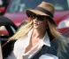 La belle Rosie Huntington-Whiteley dans les rues de Los Angeles, le 6 avril 2011. 