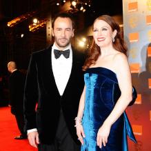 Julianne Moore et Tom Ford en février 2011 sur le tapis rouge <br />