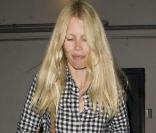 Claudia Schiffer à Los Angeles, a partagé un excellent repas avec sa famille le 17 avril 2011 à Los Angeles