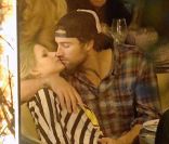 Avril Lavigne semble peu démonstrative avec son chéri Brody Jenner, au restaurant Boa Steakhouse à Los Angeles, samedi 16 avril.