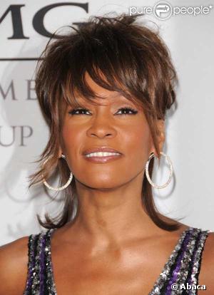 Whitney Houston a été confrontée à la tentative de suicide de sa fille de 15 ans, Bobbi Kristina