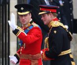 Les Princes Harry et William lors de leur arrivée à l\'Abbaye de Westminster à l\'occasion du mariage de Kate Middleton et du Prince William, le 29 avril 2011