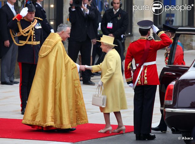 Le Reine Elizabeth et le Duc d'Edimbourg lors de leur arrivée à l'Abbaye de Westminster à l'occasion du mariage de Kate Middleton et de leur petit-fils le Prince William, le 29 avril 2011