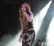 Miley Cyrus interprète  7 Things  sur la scène de Quito (Equateur), vendredi 29 avril 2011, avec son  Gypsy Heart Tour .