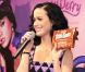 Katy Perry semble ravie lorsqu'elle présente son parfum Purr à Melbourne en Australie le 30 avril 2011  
