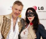 Dan Maie Royer et une amie à l'occasion du Bal des Princesses 2011, qui s'est tenu à Paris, le 30 avril 2011.
