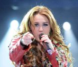 Miley Cyrus se produit à Bueno Aires, dans le cadre de son  Gypsy Heart Tour 2011 .